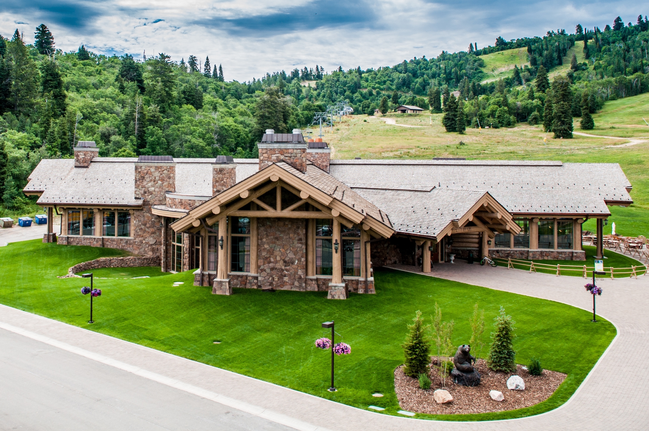 earls-lodge-summer