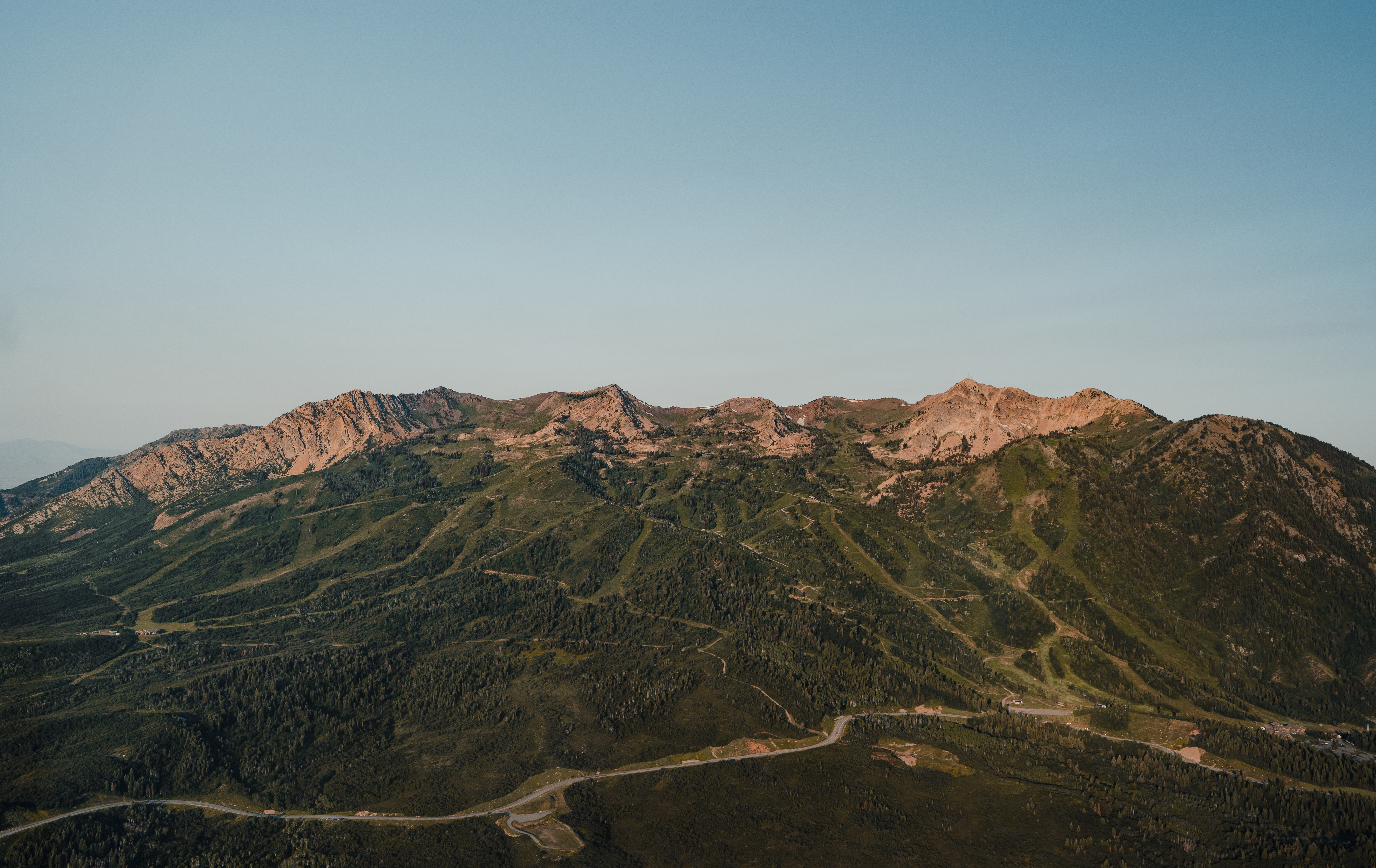 summer-scenic_full-mountain